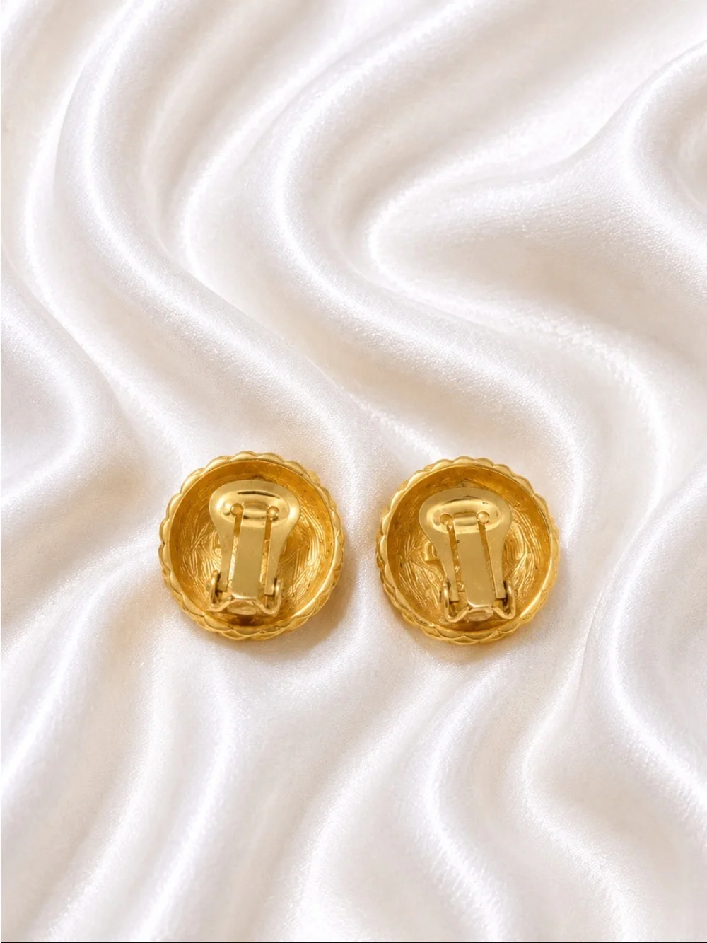 N/A classic gold